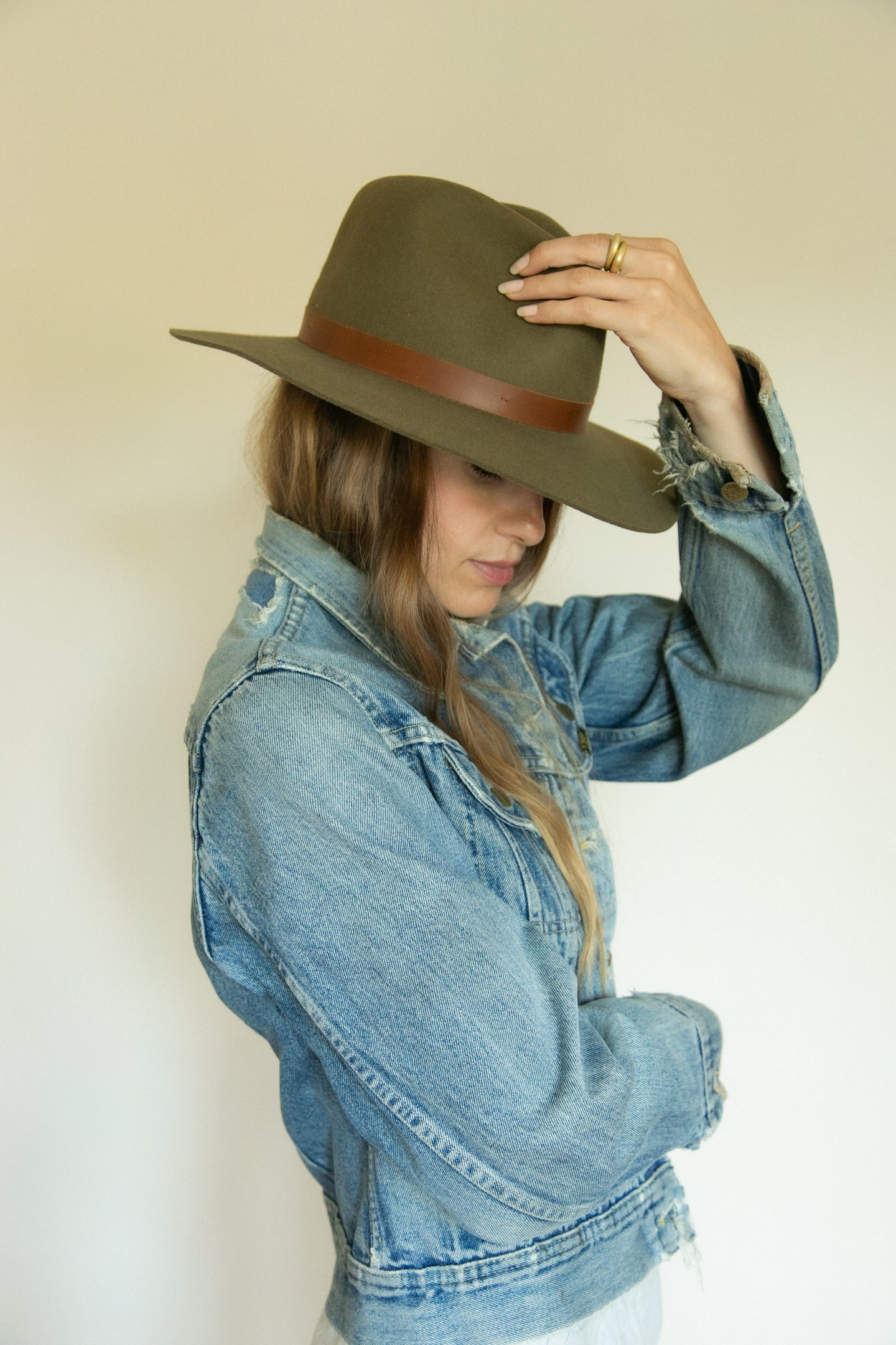 Lux Hat, Olive, Side View - Wyeth