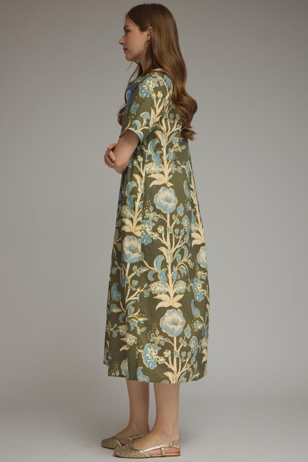 Front view of the Contrast Trim Shirtdress Midi by Entro, showing the collared V-neck and button front with blue contrast trim, from Chatsworth Boutique.