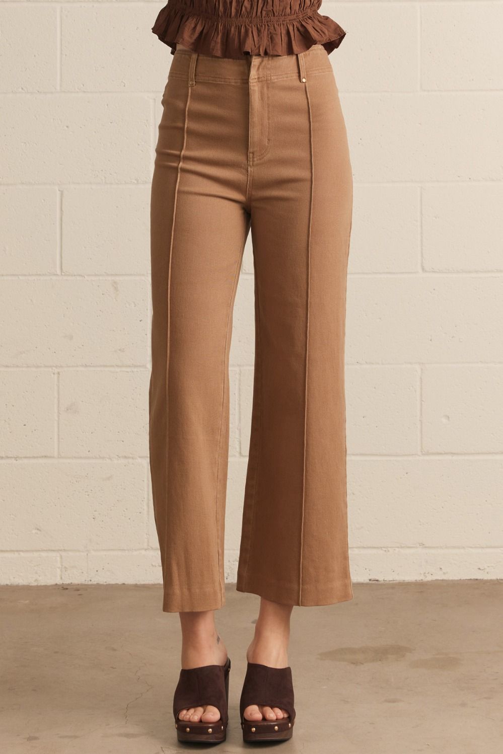 Mocha Front Seam Crop - Entro