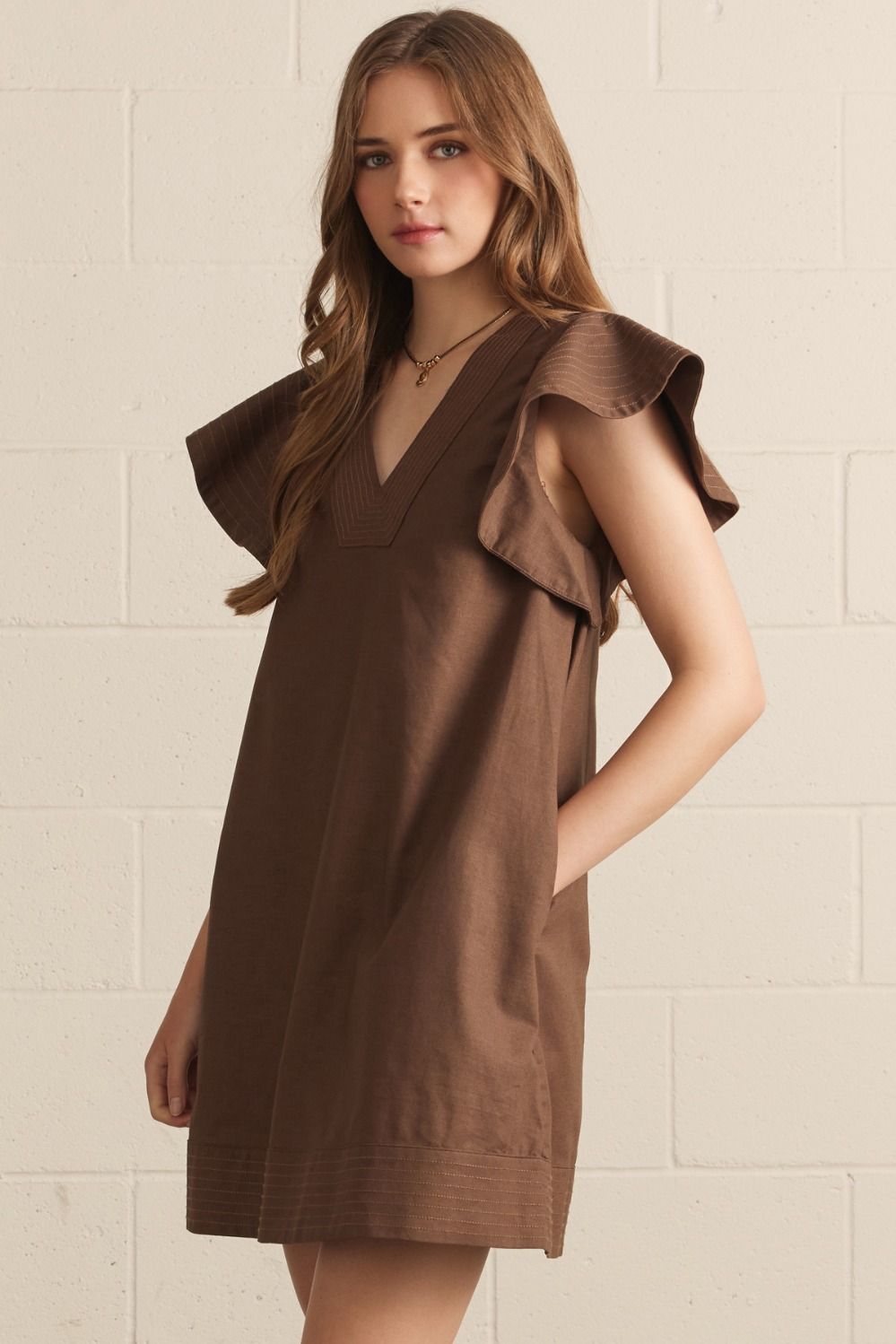 Chocolate Flutter Sleeve Mini, Detail - Entro