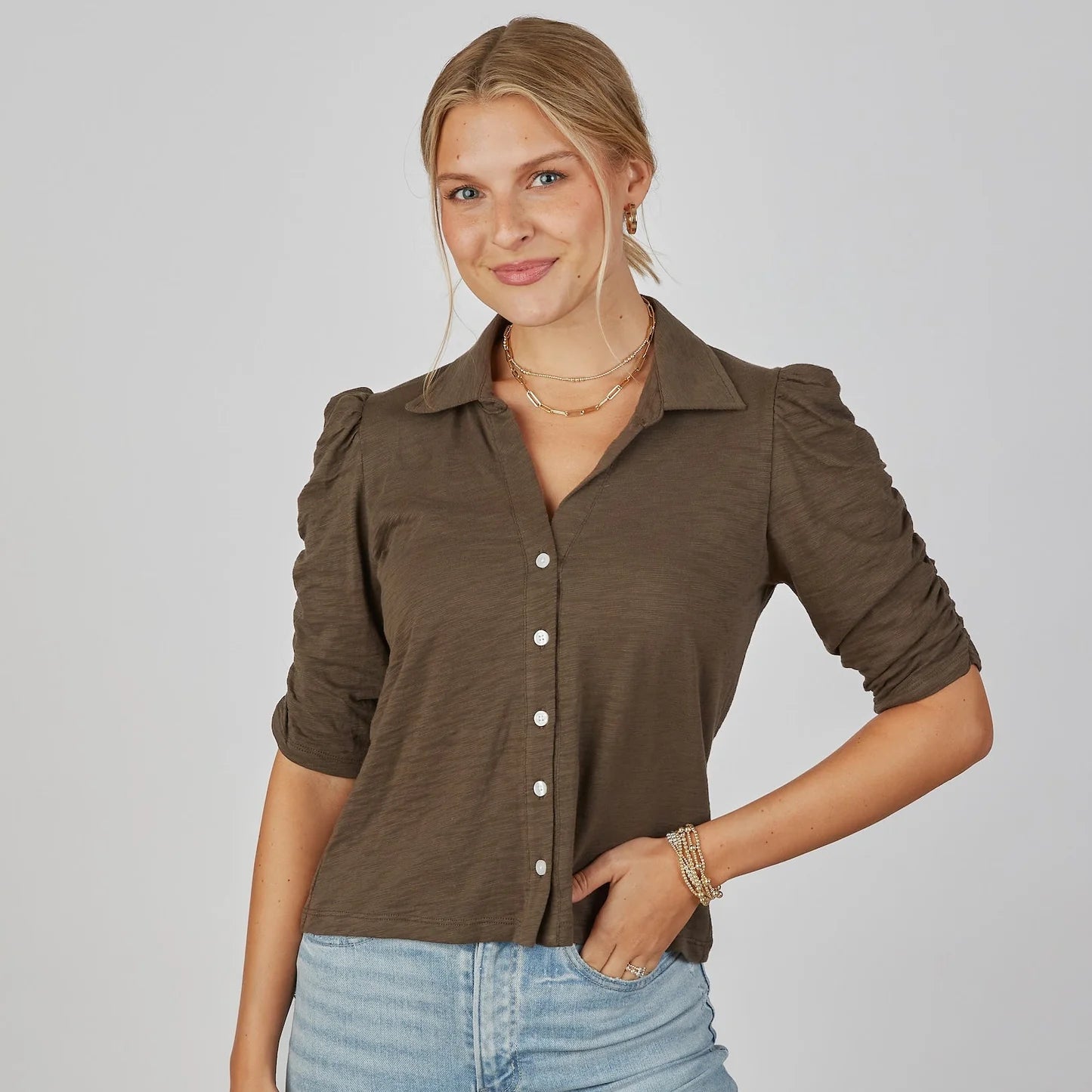 Grace Tee Espresso Brown, Erin Gray - front view